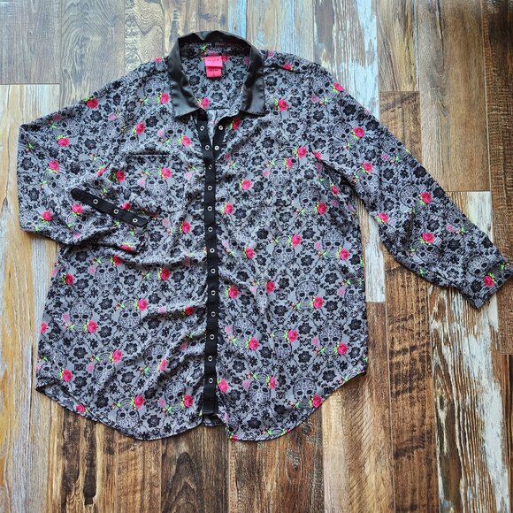 Betsey Johnson x Torrid Georgette Rose Skull Tunic Shirt Faux Leather Collar - Picture 10 of 13